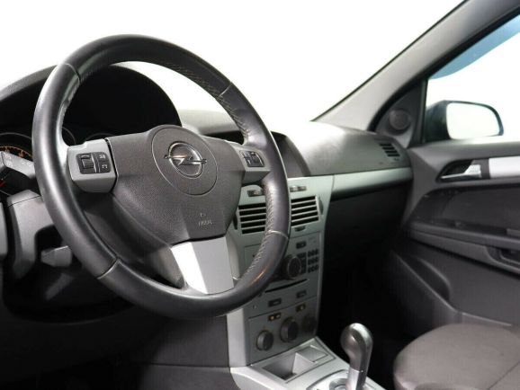 Opel Astra, 1.6 л, Робот, 2012 фото 2