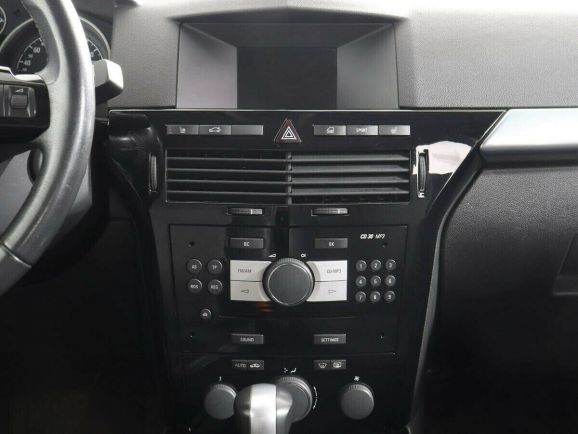 Opel Astra, 1.8 л, АТ, 2012 фото 7