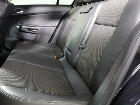 Opel Astra, 1.8 л, АТ, 2012 фото 1