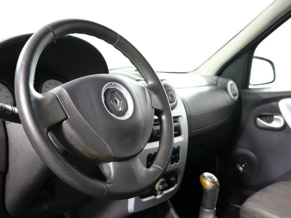 Renault Logan, 1.6 л, МТ, 2013 фото 2