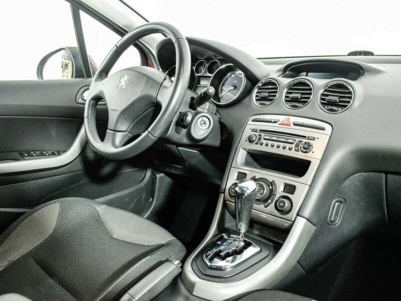 Peugeot 308, 1.6 л, АТ, 2010 фото 2