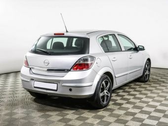 Opel Astra, 1.6 л, РКПП, 2011 фото 6