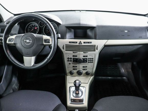 Opel Astra, 1.6 л, Робот, 2011 фото 8