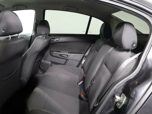 Opel Astra, 1.6 л, МТ, 2012 фото 1