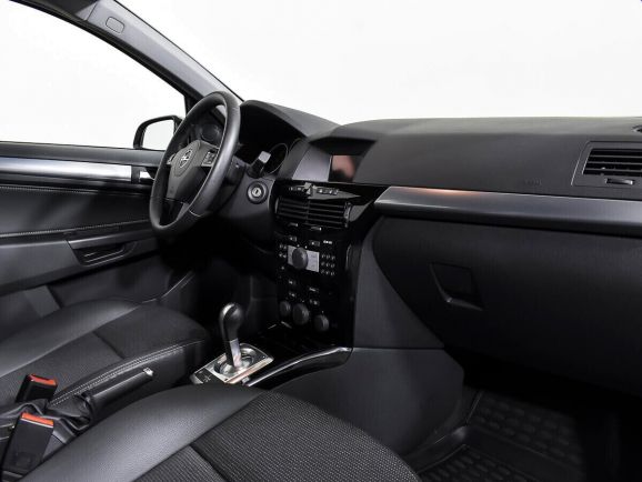 Opel Astra, 1.6 л, Робот, 2012 фото 13