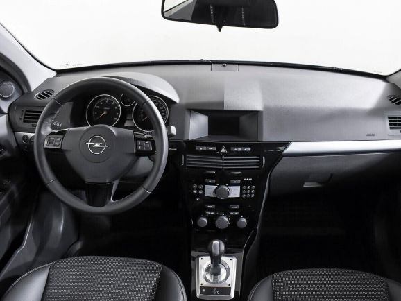 Opel Astra, 1.6 л, Робот, 2012 фото 15