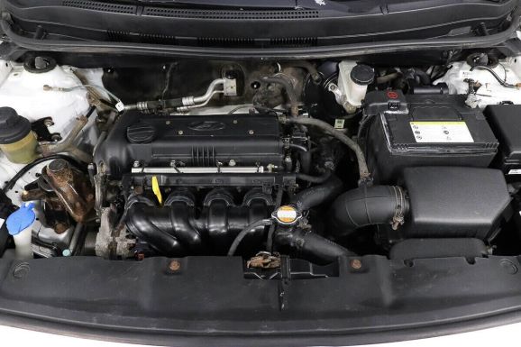 Hyundai Solaris, 1.6 л, МТ, 2011 фото 1