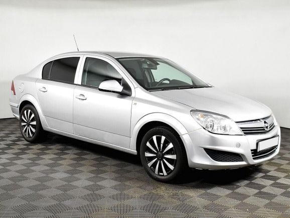 Opel Astra, 1.8 л, АТ, 2010 фото 5
