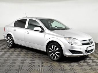 Opel Astra, 1.8 л, АКПП, 2010 фото 5