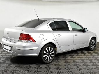 Opel Astra, 1.8 л, АКПП, 2010 фото 7