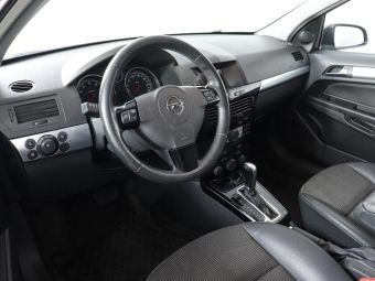 Opel Astra, 1.8 л, АКПП, 2012 фото 11