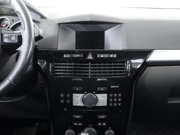 Opel Astra, 1.8 л, АТ, 2012 фото 2