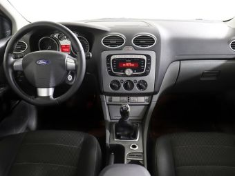 Ford Focus, 1.8 л, МКПП, 2008 фото 13