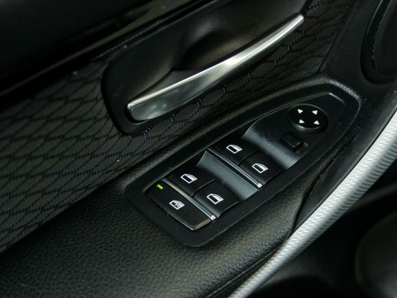 BMW 3 серии 320i xDrive M Sport, 2.0 л, АТ, 2016 фото 2