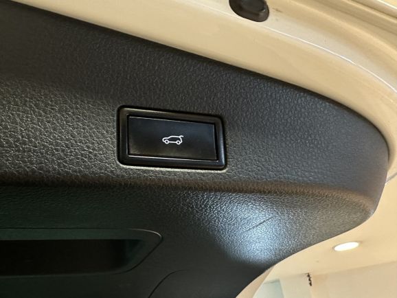 Volkswagen Touareg, 3.0 л, АТ, 2015 фото 1