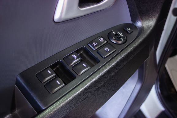 Kia Sportage Prestige, 2.0 л, АТ, 2011 фото 13