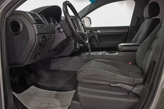Volkswagen Touareg, 2.5 л, АТ, 2009 фото 8