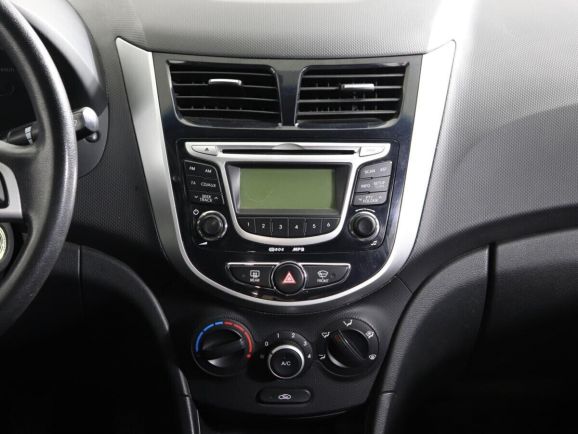 Hyundai Solaris, 1.6 л, МТ, 2011 фото 2