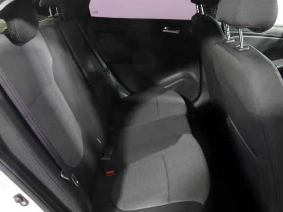 Hyundai Solaris, 1.6 л, МТ, 2011 фото 1