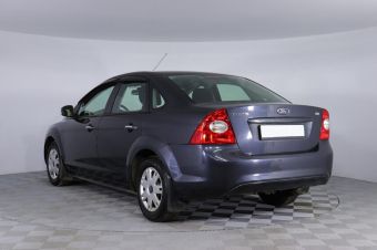 Ford Focus, 1.6 л, МКПП, 2010 фото 6