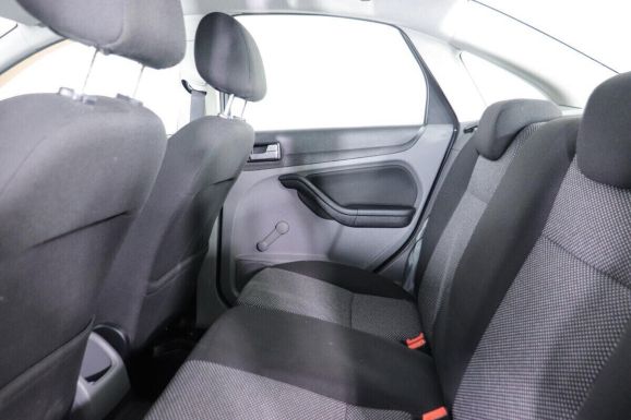 Ford Focus, 1.6 л, МТ, 2010 фото 1