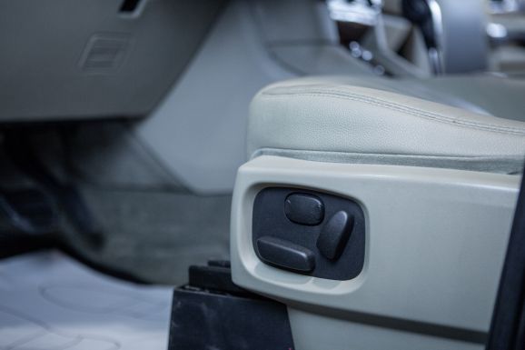 Land Rover Discovery, АТ, 2012 фото 2