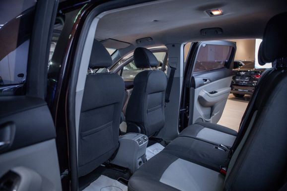 Chevrolet Orlando, АТ, 2014 фото 8