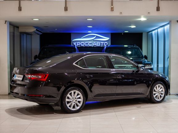 Skoda Superb, Робот, 2018 фото 4