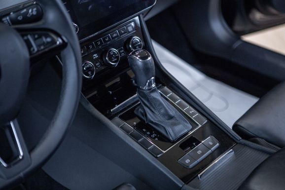 Skoda Superb, Робот, 2018 фото 16