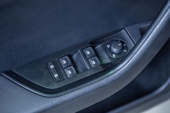 Skoda Superb, Робот, 2018 фото 1