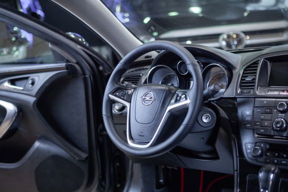 Opel Insignia, АТ, 2013 фото 15