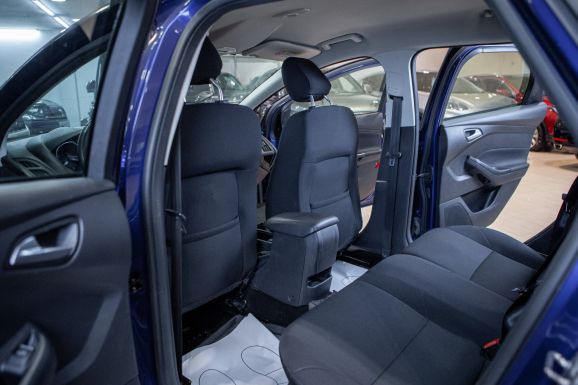 Ford Focus, Робот, 2016 фото 8