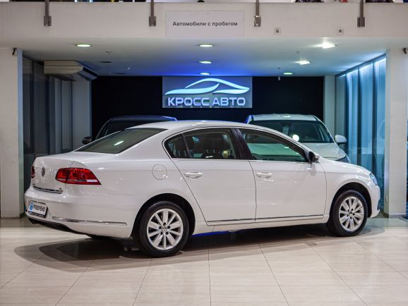 Volkswagen Passat, Робот, 2013 фото 4