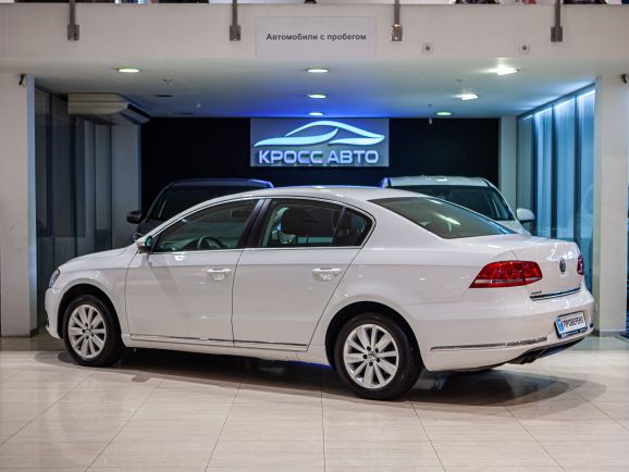 Volkswagen Passat, Робот, 2013 фото 6