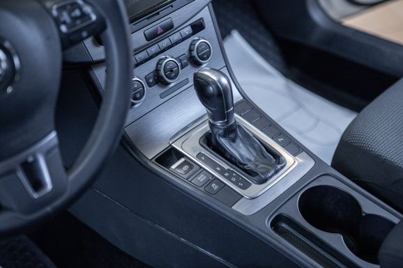 Volkswagen Passat, Робот, 2013 фото 15