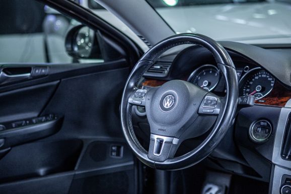 Volkswagen Passat, Робот, 2010 фото 15