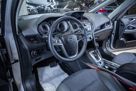 Opel Zafira, АТ, 2013 фото 12