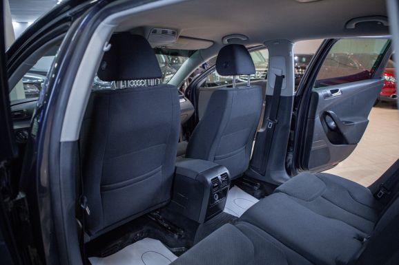 Volkswagen Passat, Робот, 2008 фото 8