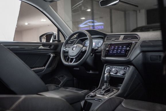Volkswagen Tiguan, Робот, 2019 фото 7