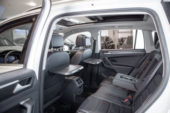 Volkswagen Tiguan, Робот, 2019 фото 8