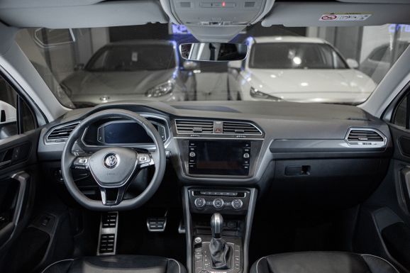 Volkswagen Tiguan, Робот, 2019 фото 12