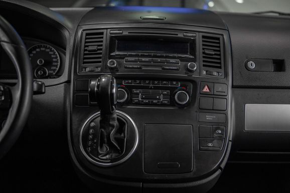 Volkswagen Multivan, Робот, 2012 фото 11