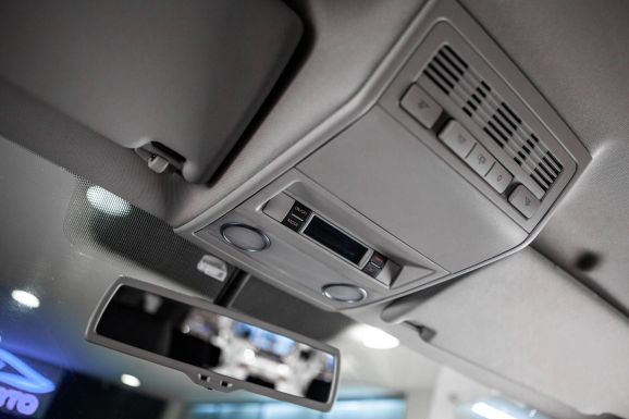 Volkswagen Multivan, Робот, 2012 фото 15