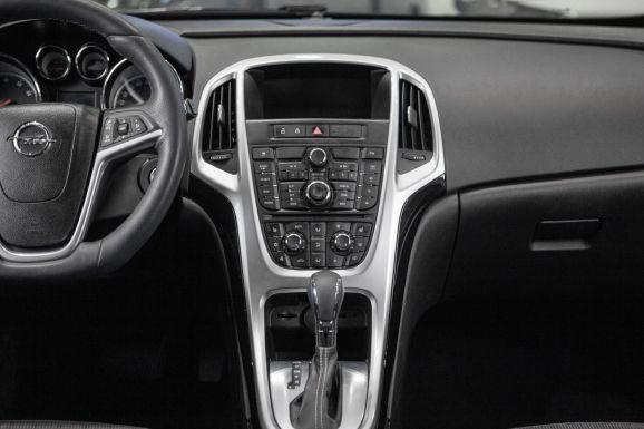 Opel Astra GTC, АТ, 2012 фото 12