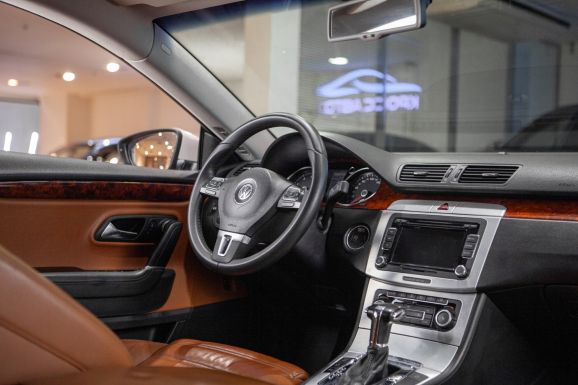 Volkswagen Passat CC, Робот, 2010 фото 7