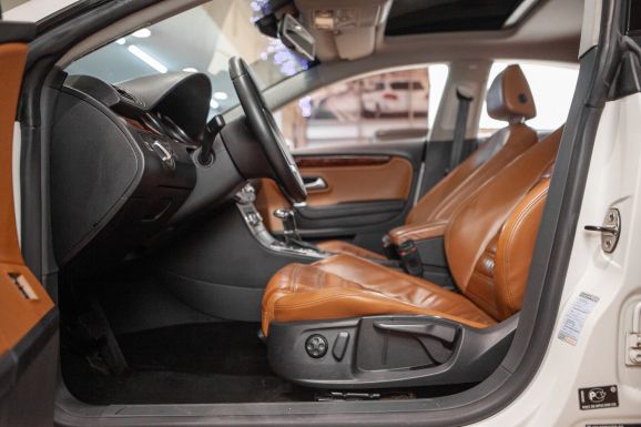 Volkswagen Passat CC, Робот, 2010 фото 12