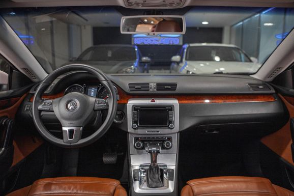 Volkswagen Passat CC, Робот, 2010 фото 13