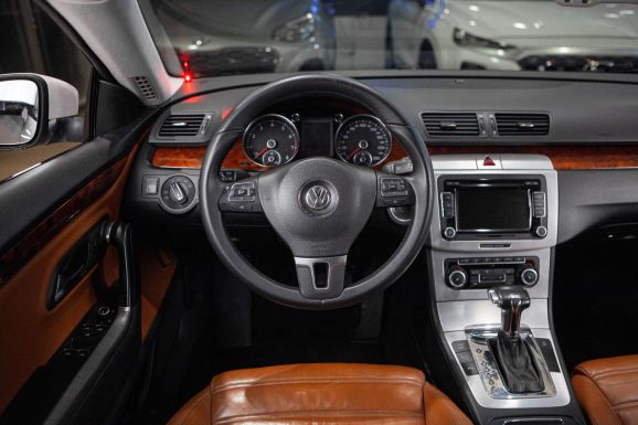 Volkswagen Passat CC, Робот, 2010 фото 16
