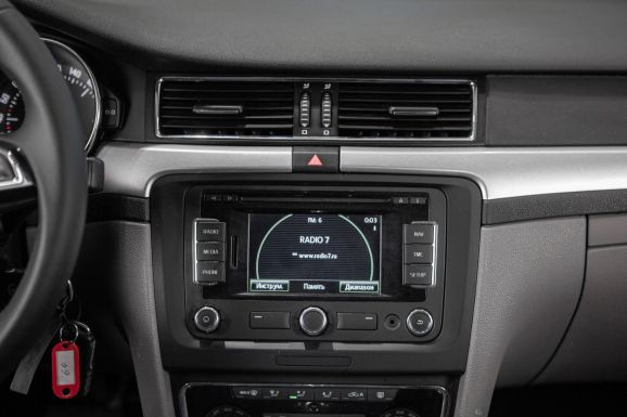 Skoda Superb, Робот, 2014 фото 12