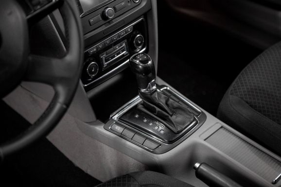 Skoda Superb, Робот, 2014 фото 13